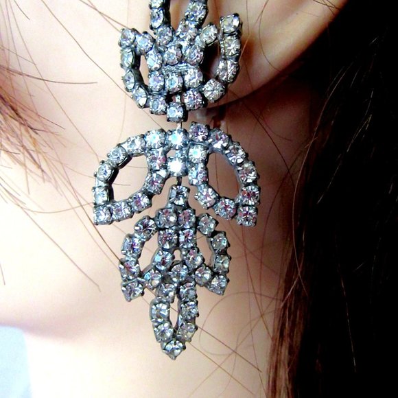 Clear rhinestone long dangling pierced earrings - articulated -Lots of sparkle! - Picture 3 of 8